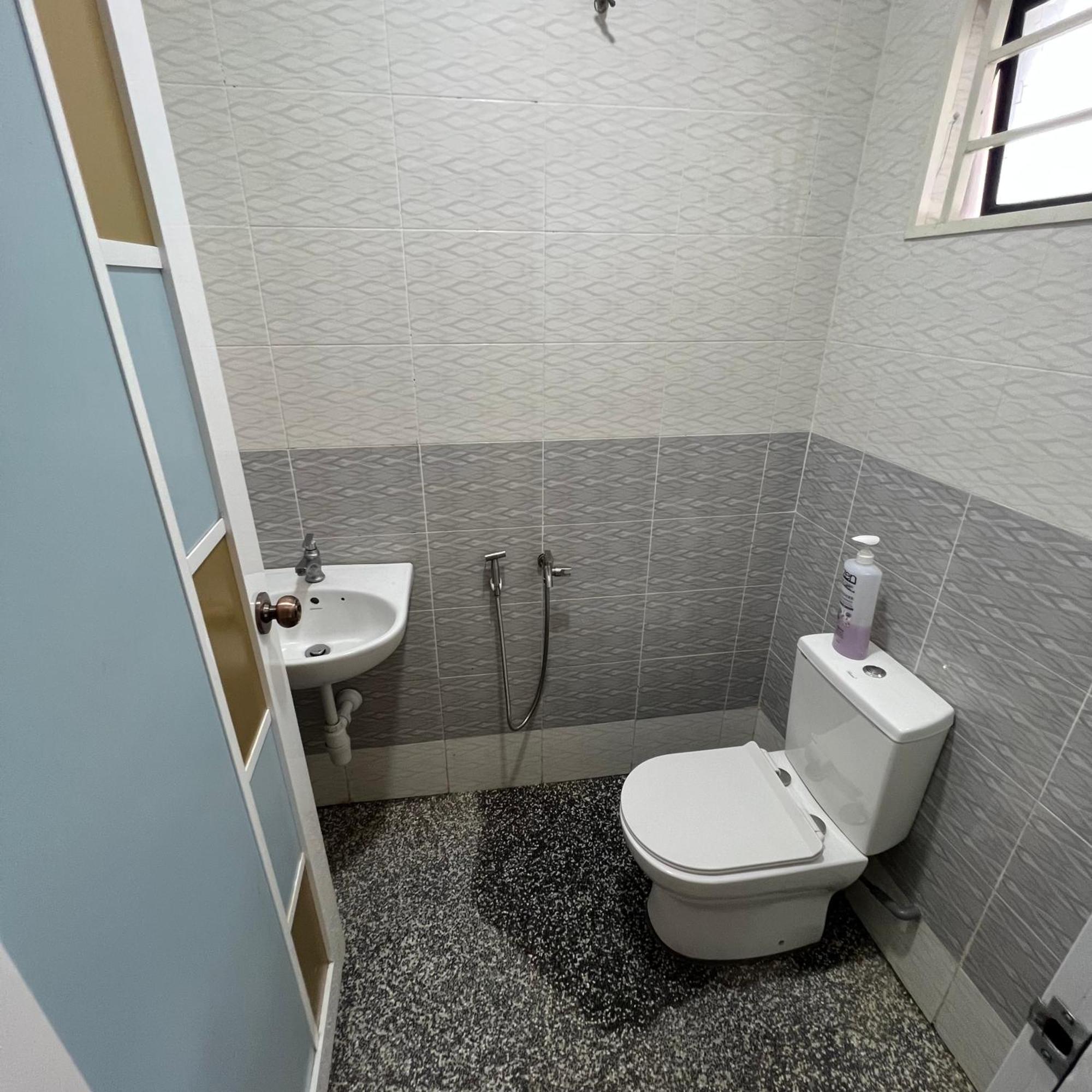 D' Totok Housestay Sepang Exteriör bild